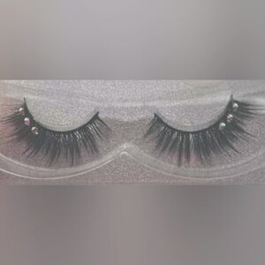 Mink Lashes with diamond accent